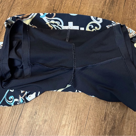 Chicos Floral Print Skort with Pockets - Picture 6 of 10